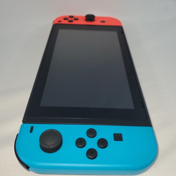 Nintendo switch with 3 games travel case mint - Picture 6 of 7